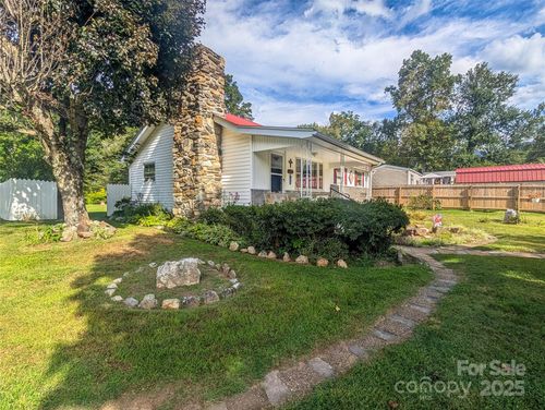165 Cattail Creek Rd, Burnsville, NC, 28714-6871 | Card Image
