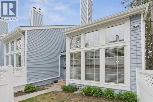 28 Berwick Cres Nw, Calgary, AB, T3K1Y7 | Card Image