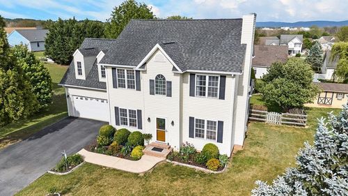 106 Bowmans Run Dr, STUARTS DRAFT, VA, 24477-3051 | Card Image