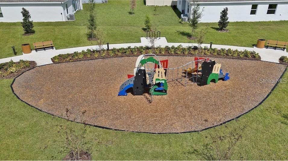 Residential Lease in EAGLE LAKE 4