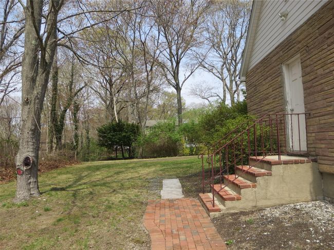 View of side yard and side door. | Image 27