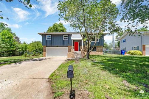 904 Mcclure St, Junction City, KS, 66441-3915 | Card Image