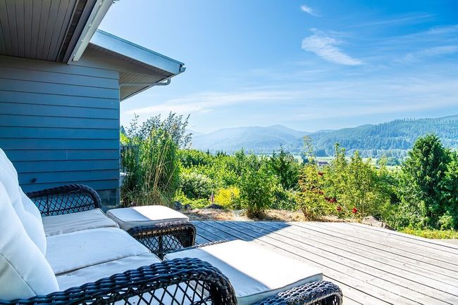 One of two decks to enjoy the views. | Image 20