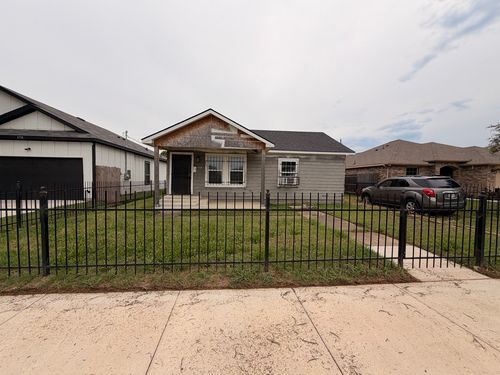 1720 E Arlington Avenue, Fort Worth, TX, 76104 | Card Image