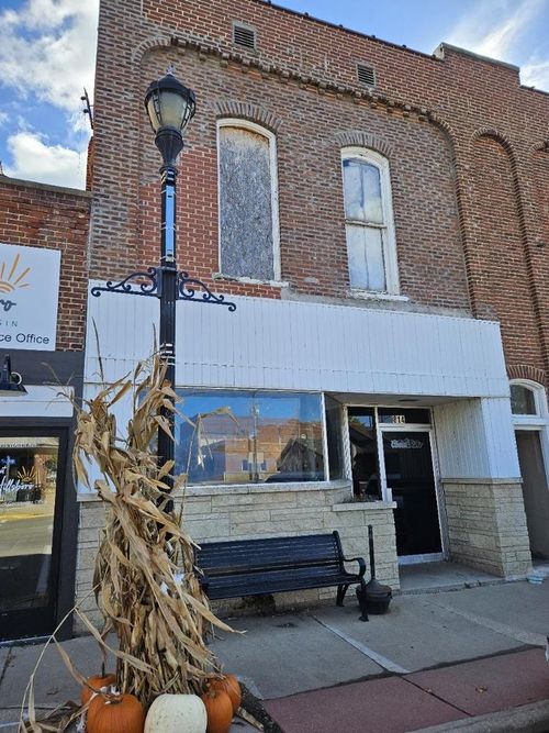 814 Water Ave, Hillsboro, WI, 54634-6213 | Card Image