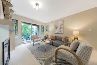 307 - 9319 University Cres, Condo with 3 bedrooms, 2 bathrooms and 1 parking in Burnaby BC | Image 2