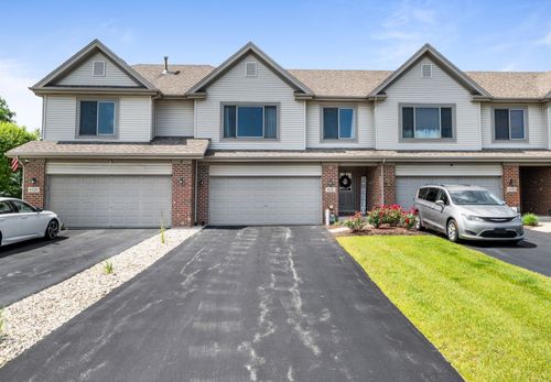 8331 W Chestnut Ct, Frankfort, IL, 60423-9304 | Card Image