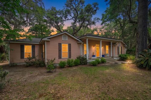 8362 Chisolm Plantation Rd, Edisto Island, SC, 29438-6637 | Card Image