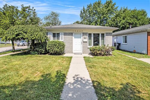 19263 Roger St, Melvindale, MI, 48122-1847 | Card Image