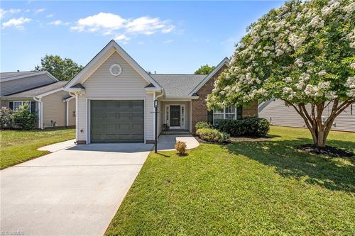 5748 Fox Chase Dr, Winston Salem, NC, 27105-3085 | Card Image