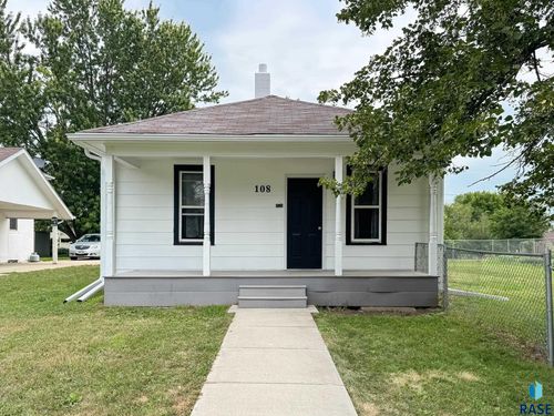 108 N 2nd Ave Avenue, Crooks, SD, 57020 | Card Image