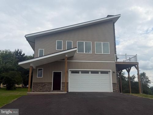 1875 Sitting Bull Dr, AUBURN, PA, 17922-9360 | Card Image