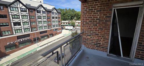 apt-4c-24120 Northern Blvd, Little Neck, NY, 11362-1015 | Card Image