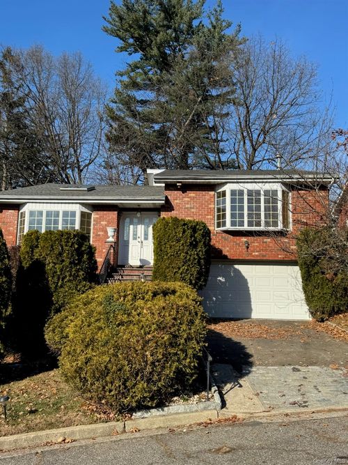 15 Dugan Ln, Yonkers, NY, 10710-1123 | Card Image