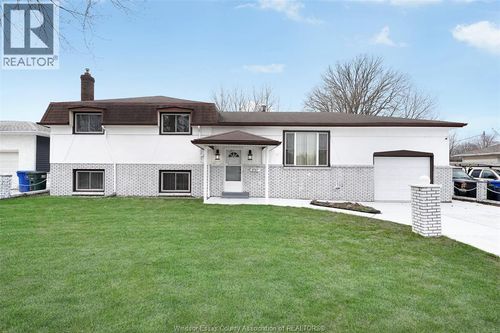 3767 Turner, Windsor, ON, N8W3N2 | Card Image