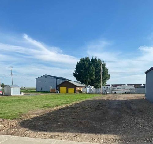 {{alt}} | Card Image