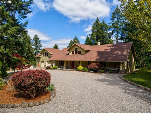 563 Lillian Ln, Roseburg, OR, 97471-9824 | Card Image