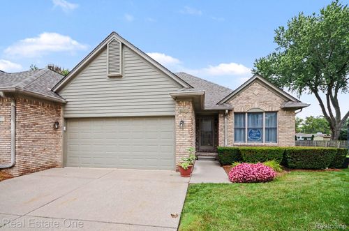 16-4469 Firethorn Ct, Warren, MI, 48092-4195 | Card Image