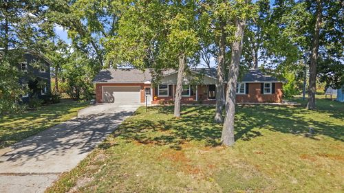 213 Oak St, Big Rock, IL, 60511-2027 | Card Image