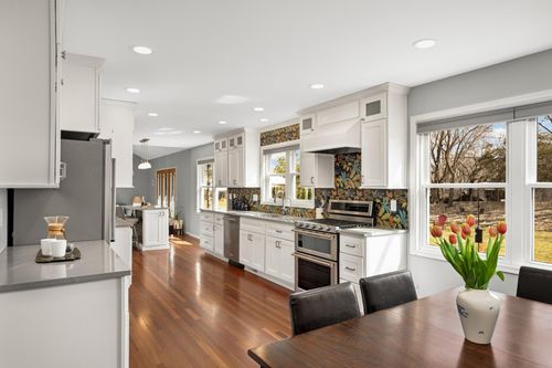 3645 Laurel Dr, Wayzata, MN, 55391-3228 | Card Image