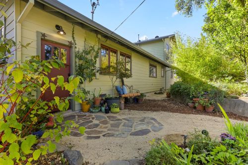 10095 Mt Rose Rd, Rough and Ready, CA, 95975 | Card Image