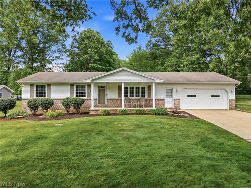 7003 White Oak Dr, Hubbard, OH, 44425-3057 | Card Image