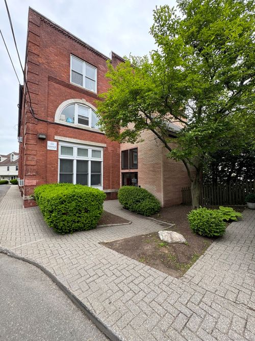 apt-12-32 Pine St, Norwalk, CT, 06854-2215 | Card Image