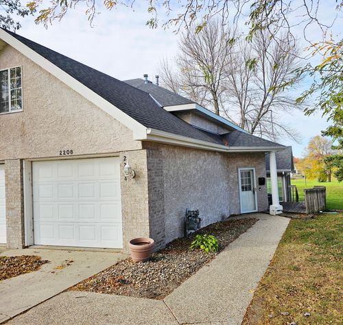 12-2208 10th Ave Se, Willmar, MN, 56201-4892 | Card Image