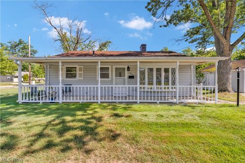 645 Cedar St, Medina, OH, 44256-2517 | Card Image