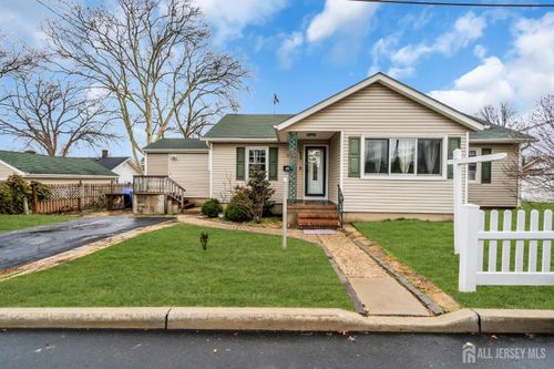 11 Pershing Ave, Sayreville, NJ, 08872-1982 | Card Image