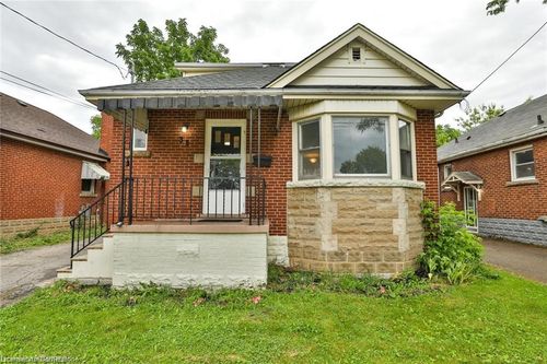 35 W 3rd St, Hamilton, ON, L9C3J8 | Card Image