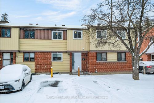 1993 Falkirk Cres, Gloucester, ON, K1B4Y8 | Card Image