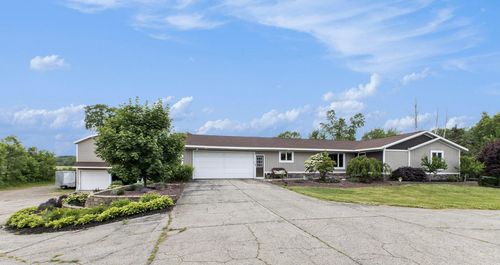 9749 48th Ave, Allendale, MI, 49401-8439 | Card Image