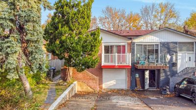 142 Mill St N, Home with 3 bedrooms, 3 bathrooms and 3 parking in Brampton ON | Image 2