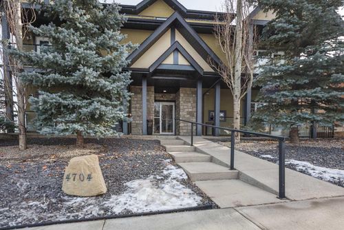 201-4704 Stanley Rd Sw, Calgary, AB, T2S2R2 | Card Image