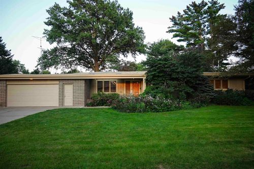 215 Lillian Ln, Waterloo, IA, 50701-4027 | Card Image
