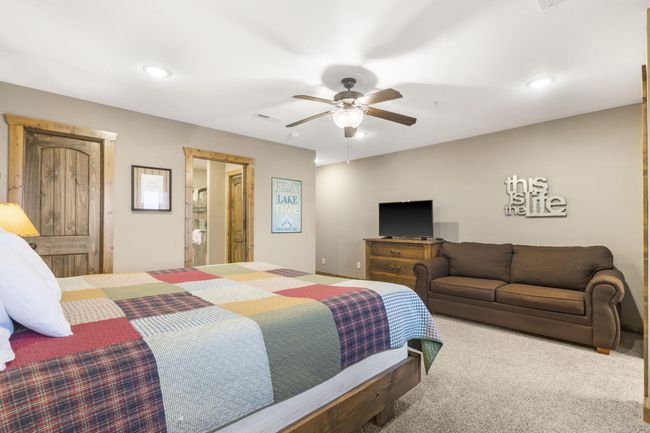 Table Rock Lake View Nightly Rental | Image 23
