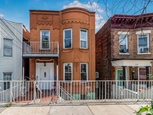 628 Mead St, Bronx, NY, 10460-2705 | Card Image