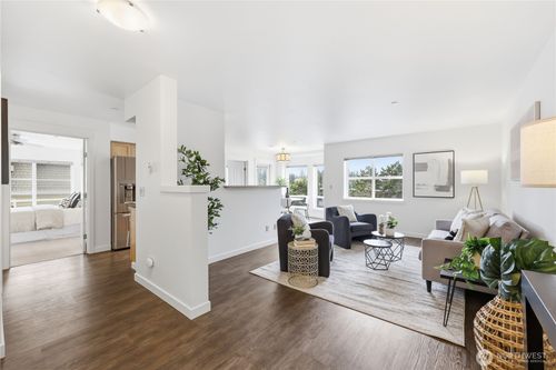 300-300 High School Rd Ne, Bainbridge Island, WA, 98110-1670 | Card Image