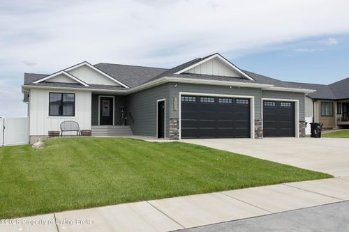 1266 45th Ave W, Dickinson, ND, 58601-7018 | Card Image