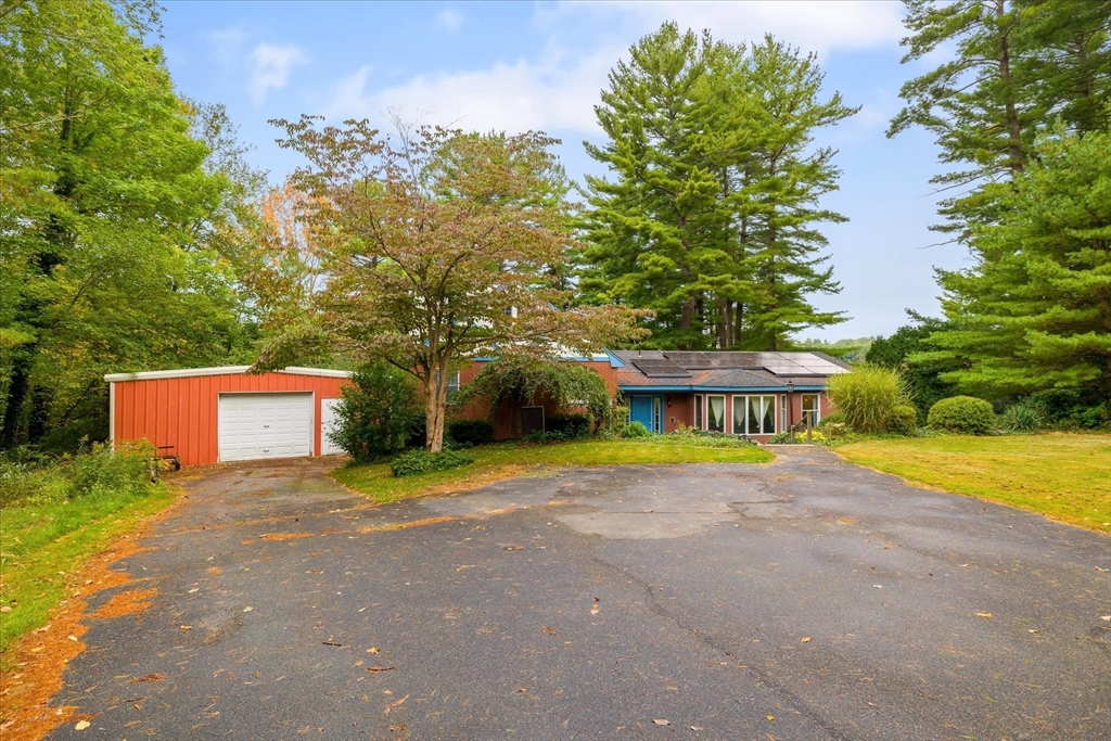 Roys Dr, Spencer, MA 01562