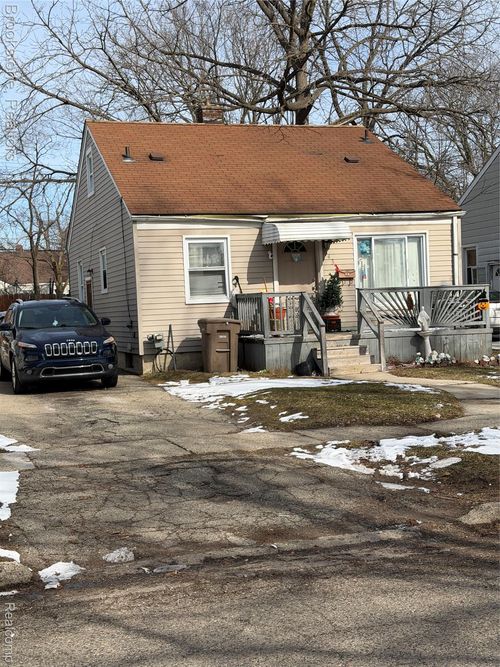 643 E Mansfield Ave, Pontiac, MI, 48340-2947 | Card Image