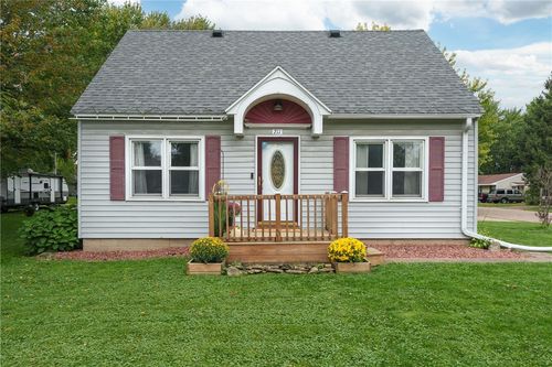 211 Main St, COLFAX, WI, 54730-9104 | Card Image