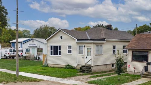 {{alt}} | Card Image