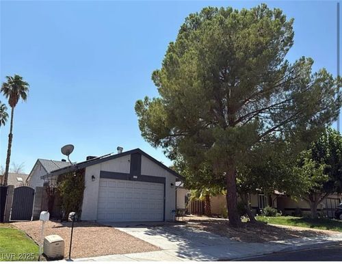 6429 Roy Rogers Dr, Las Vegas, NV, 89108-5522 | Card Image