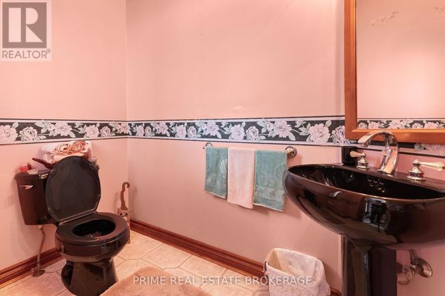 72797 Ravine Dr, House other with 7 bedrooms, 5 bathrooms and 22 parking in Zurich ON | Image 17