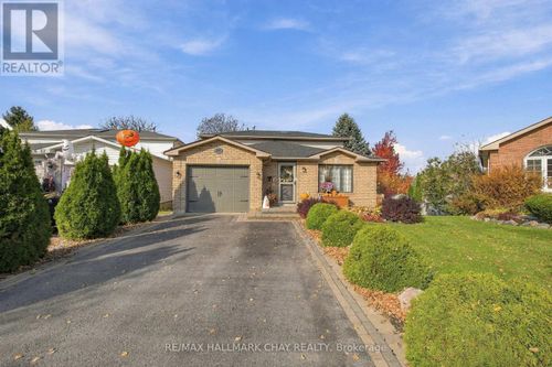 24 Rundle Cres, Barrie, ON, L4N8E7 | Card Image