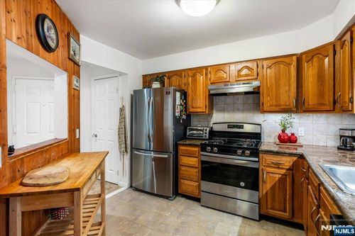 48 Quartz Ln, Paterson, NJ, 07501-3344 | Card Image