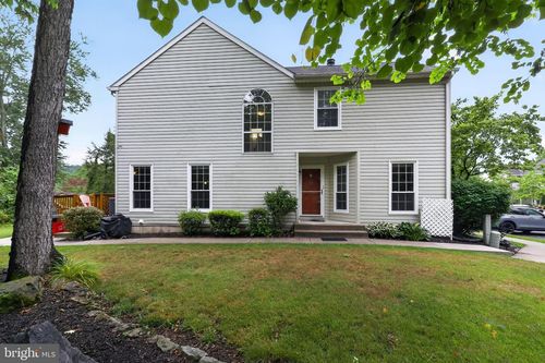 88 Village Dr, SCHWENKSVILLE, PA, 19473-2331 | Card Image