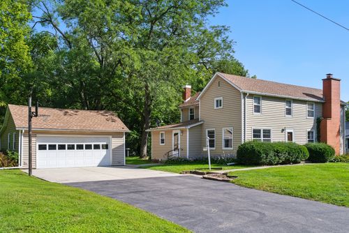 8505 Clinton St, Dixon, IL, 61021-9401 | Card Image